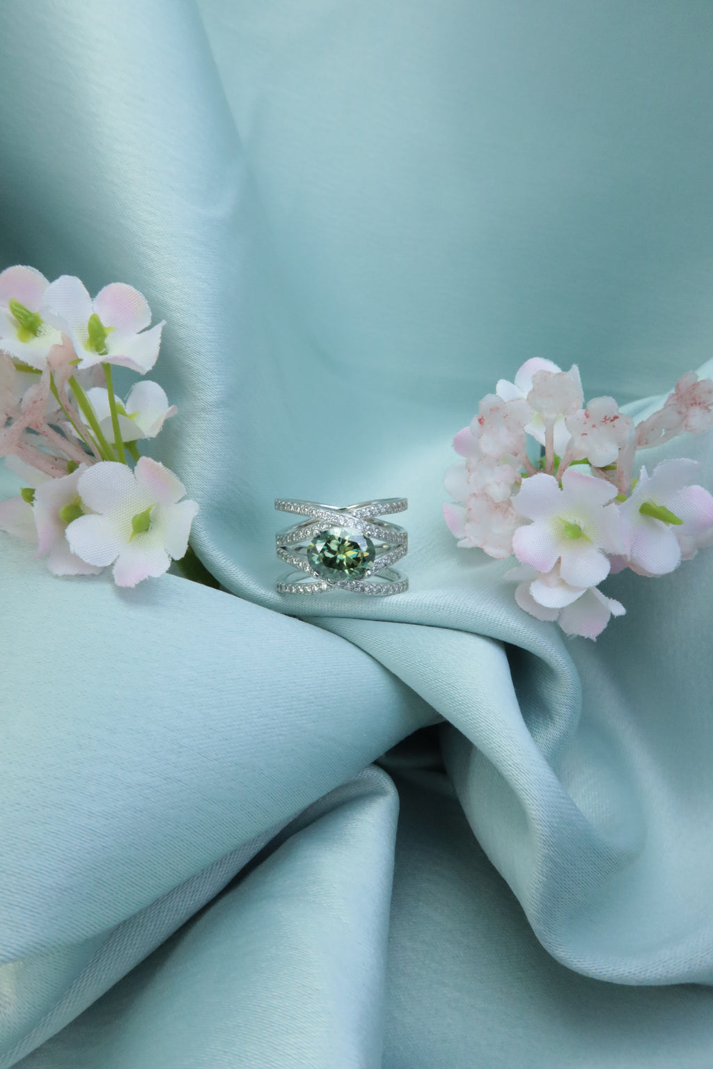 Elysian Verde Cross Band Ring