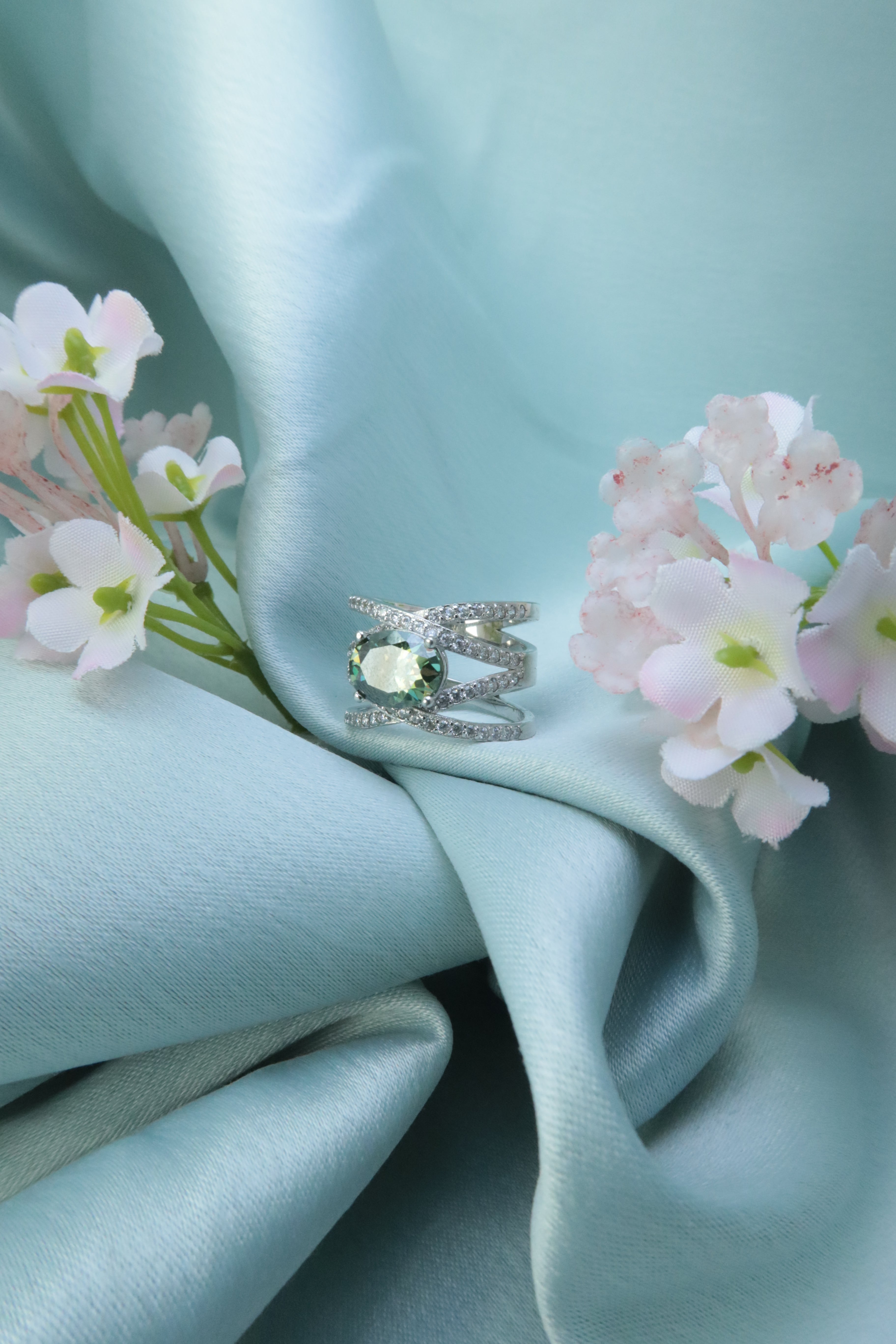 Elysian Verde Cross Band Ring