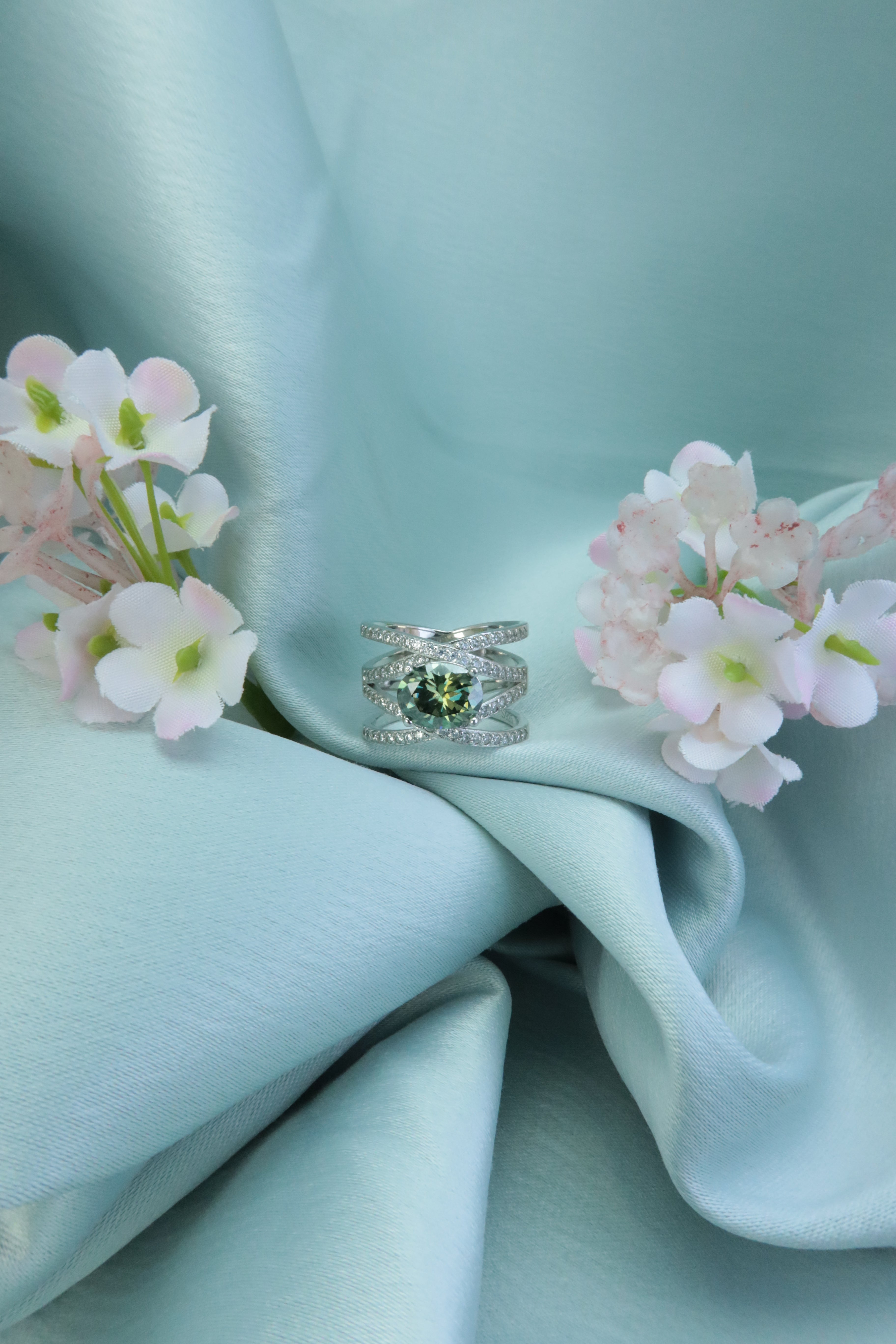 Elysian Verde Cross Band Ring