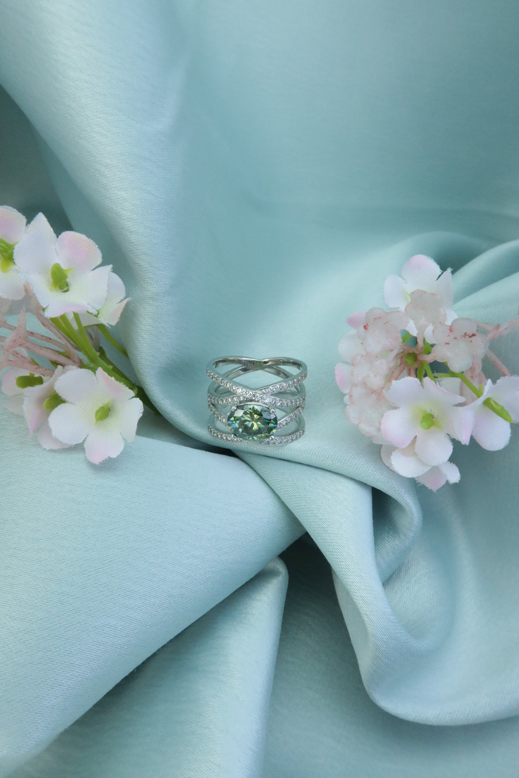 Elysian Verde Cross Band Ring